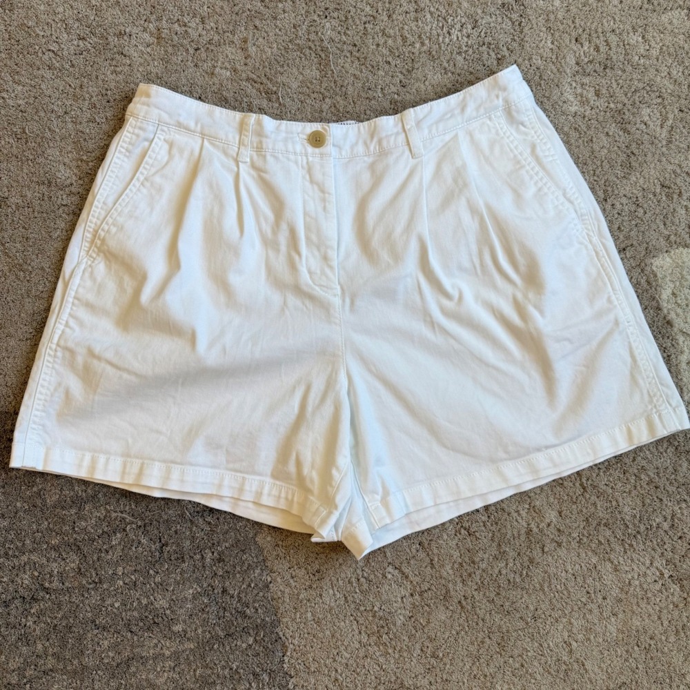 J.Crew Re-Imagined White Pleated Chino Shorts Womens 12 C1580 Fair Trade Cotton